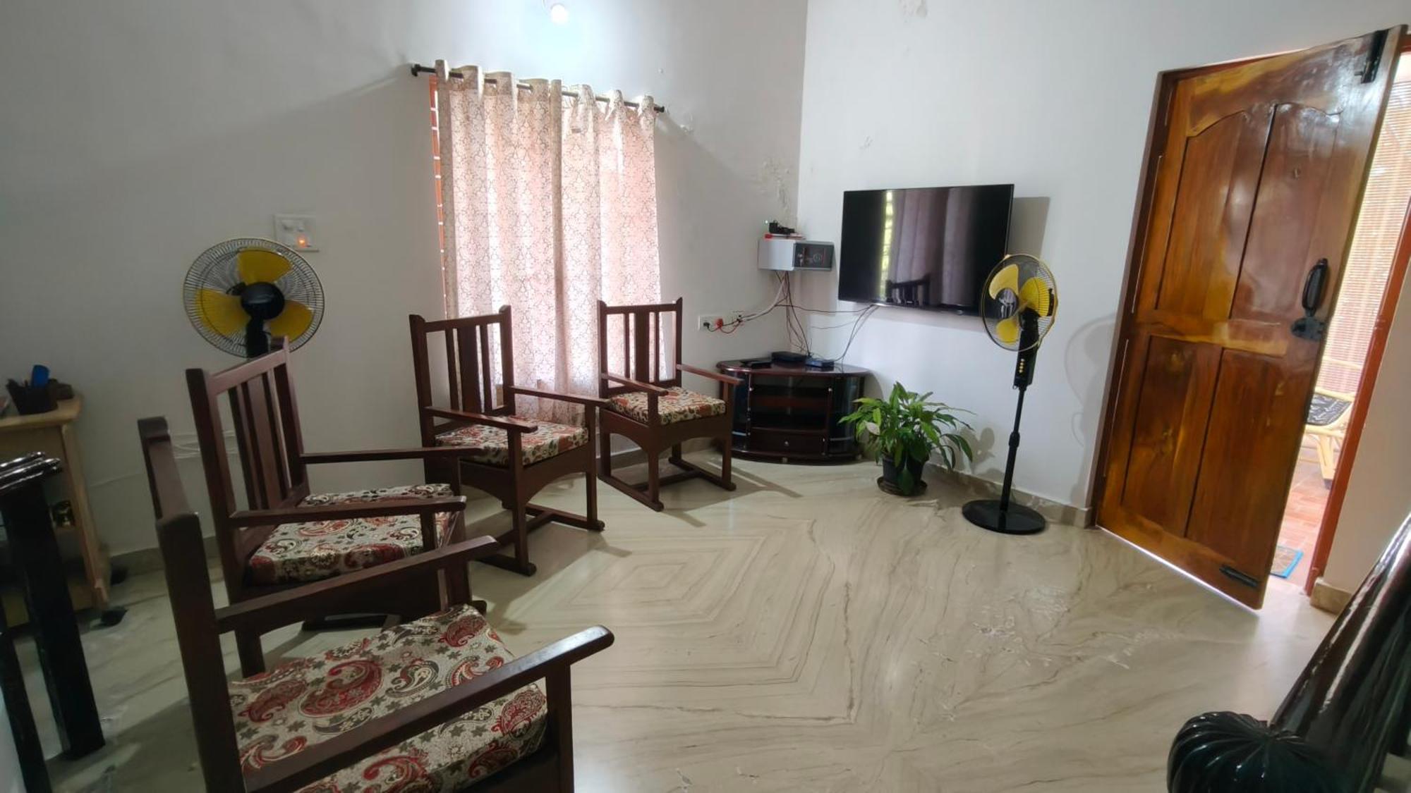 Flintstone Home Kushālnagar Екстериор снимка